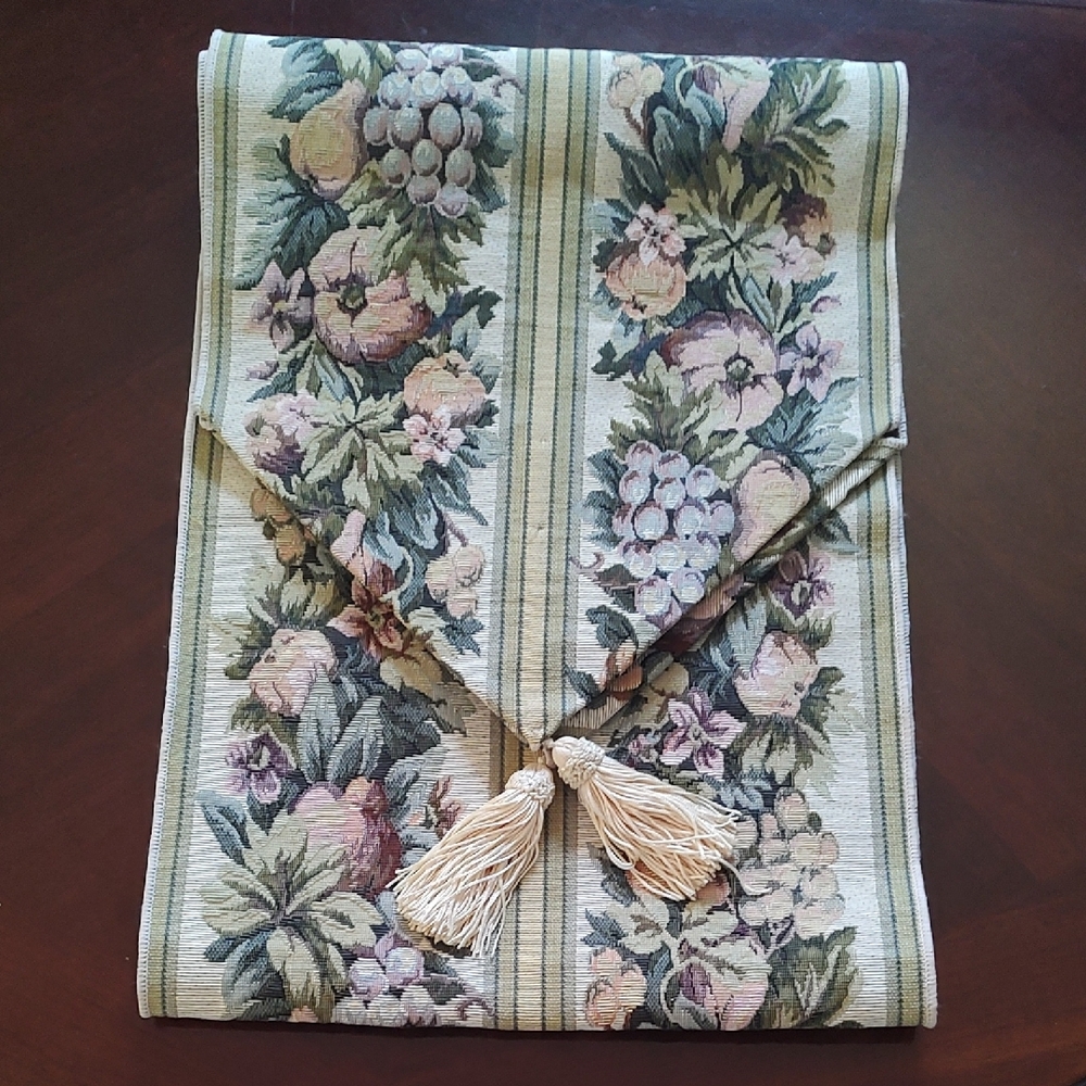 Floral Table Runner - Picture 3 of 3